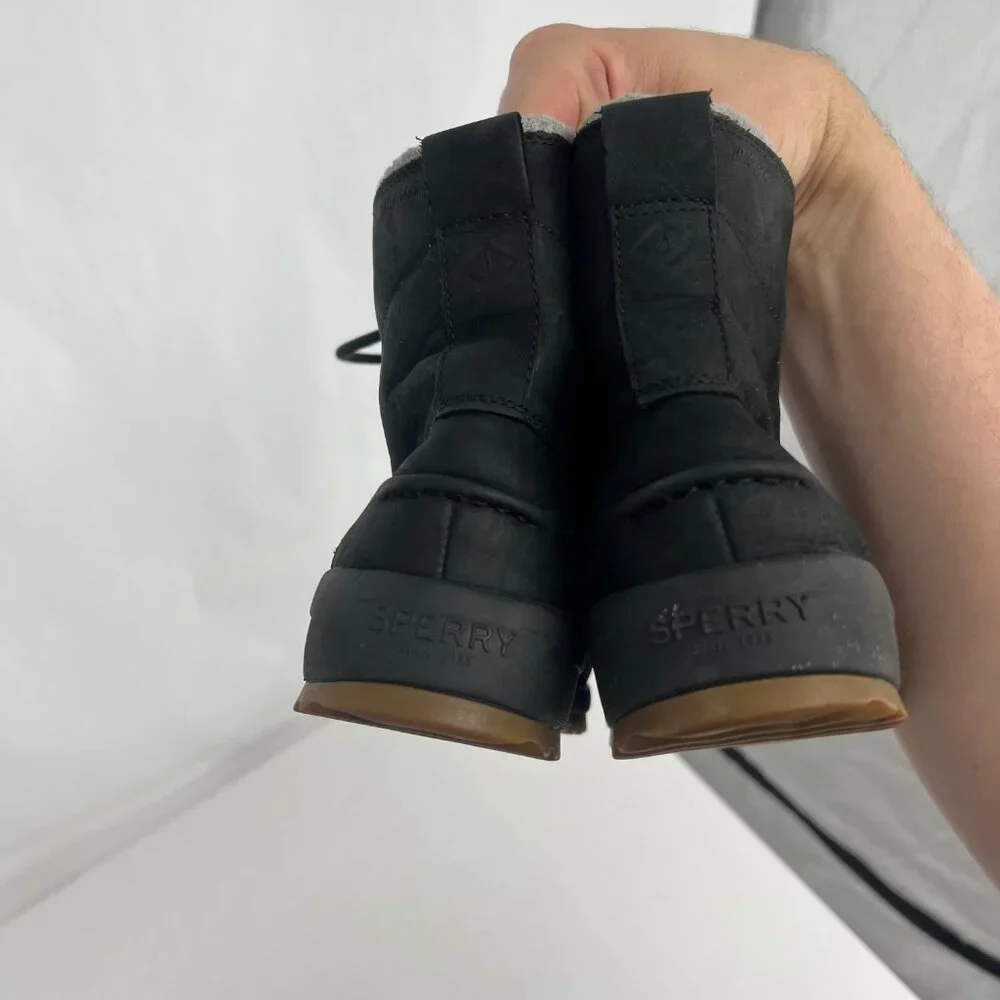 Sperry size black